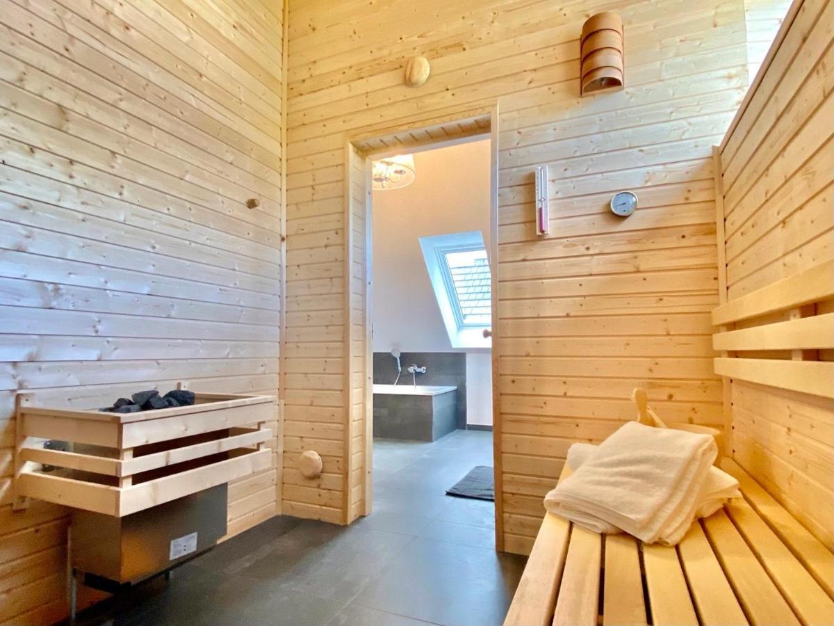 Ferienhaus Moin. Am Harkebruegger See Mit Sauna Barssel  Luaran gambar